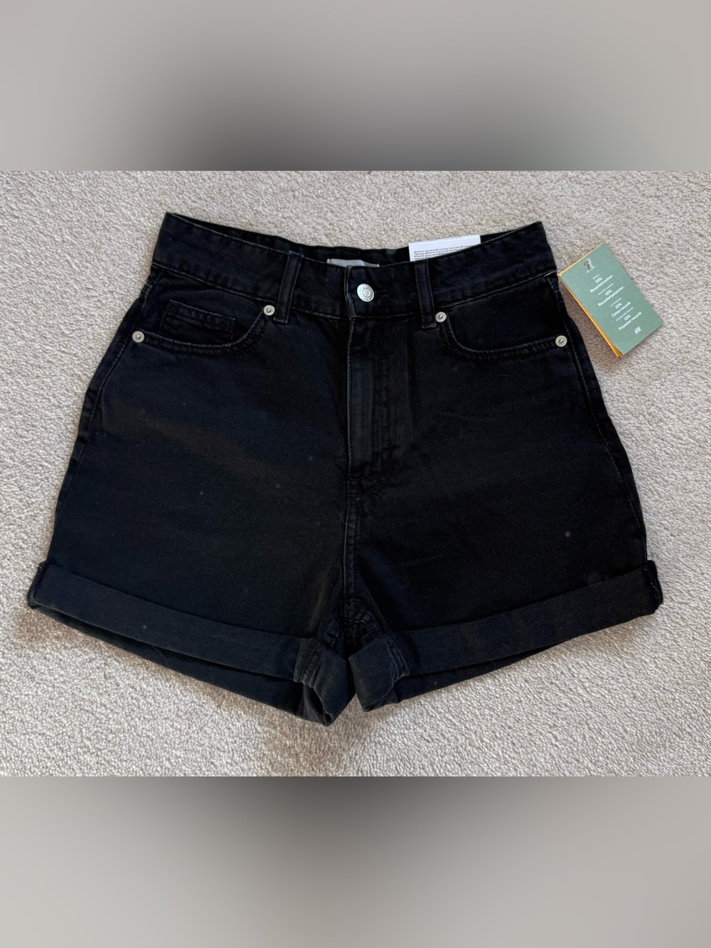 NWT H&M Mom Fit‎ High Waist Black Denim Shorts Size 4